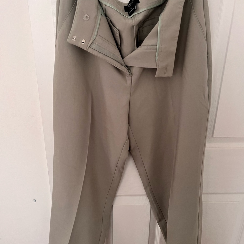 Classic High-Waist Women's Trousers in Light Olive